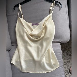 Scoop neck top